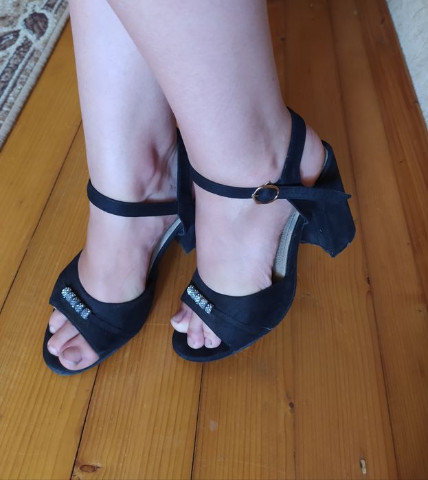 Босоніжки замшеві