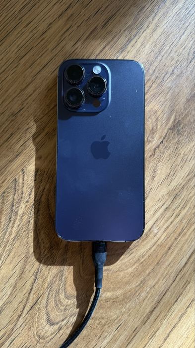 Продам 14 айфон на 1 терабайт в ідеальномк стані