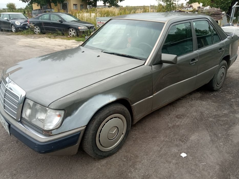 Mercedes-Benz W124