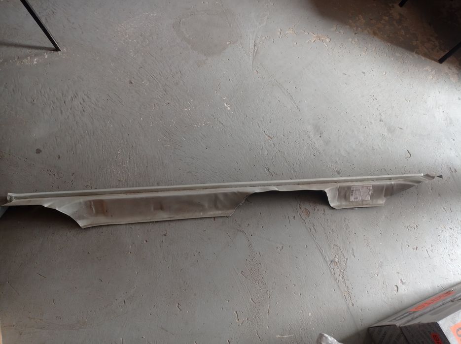 Продам порог правый Honda CR-V 1