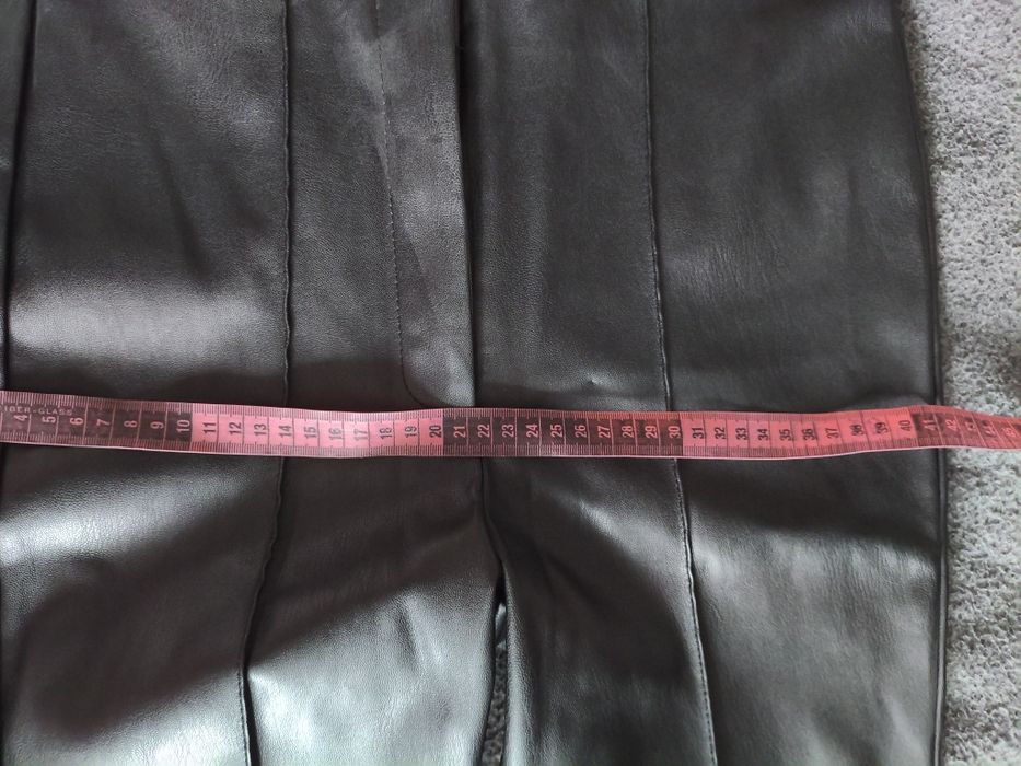Шкіряні штани від Primark р.М