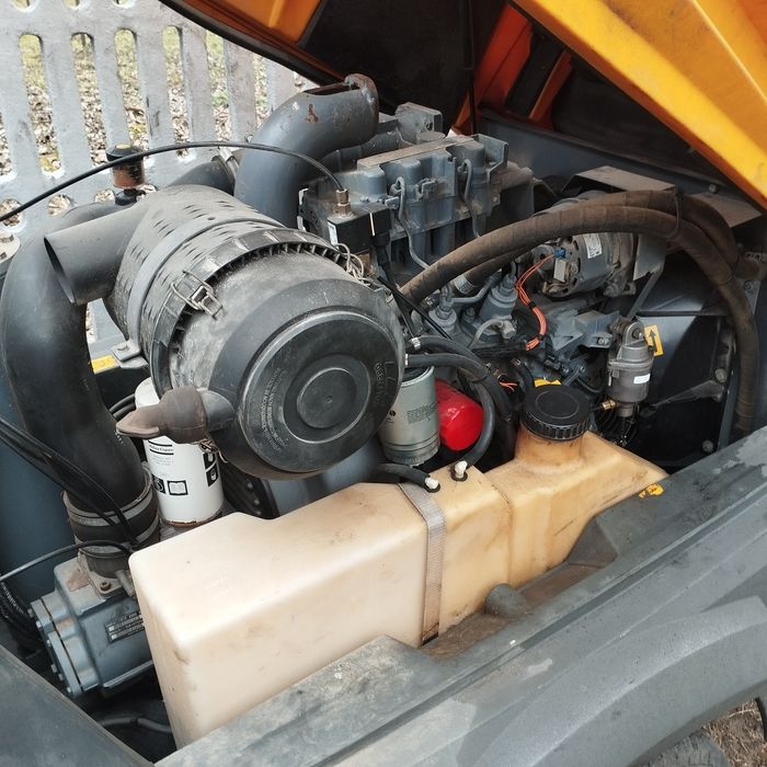 Kompresor spalinowy śrubowy atlas copco xas47 2014