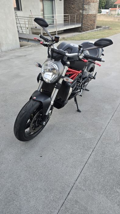 Ducati Monster 1200