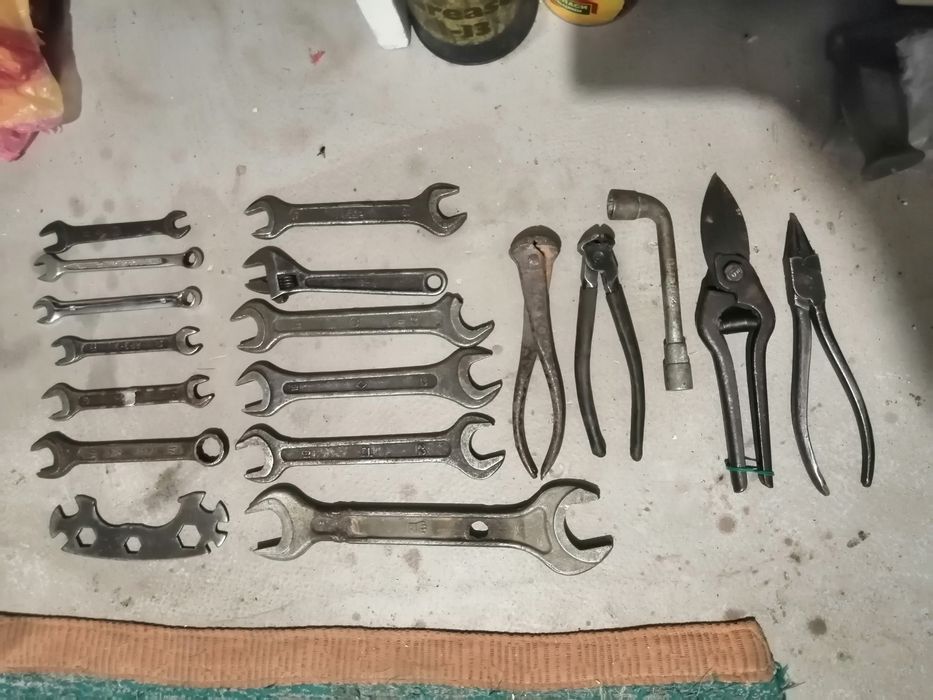 Продам гайкові ключі і кусачки
