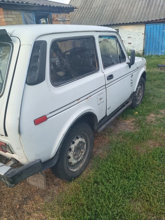 Продам ниву на ходу