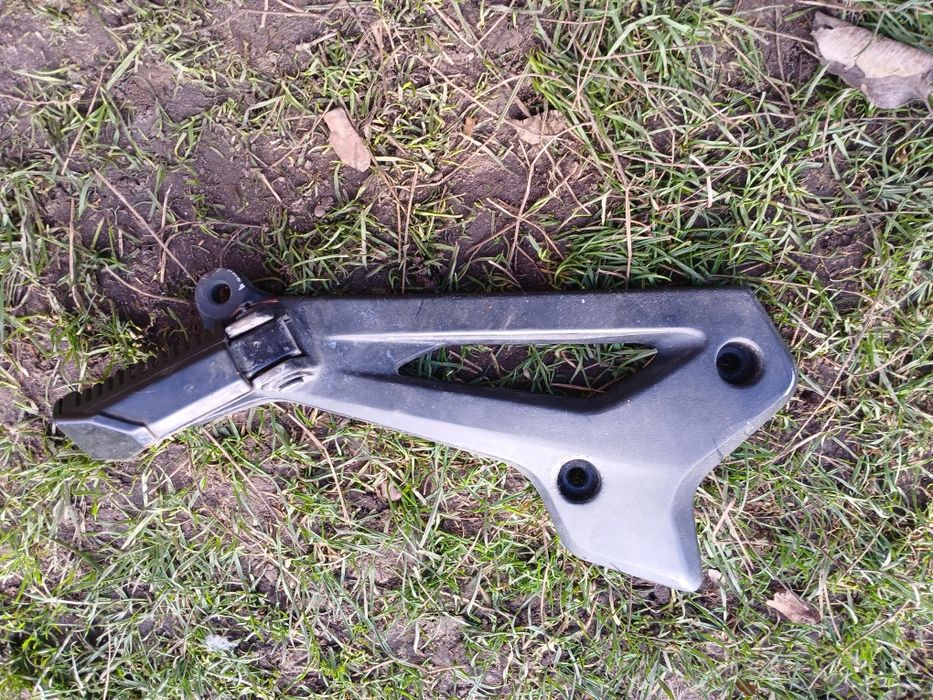 Продам підніжку ліву до ліфана