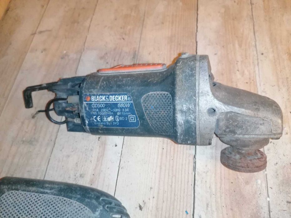 Rebarbadora Black & Decker CD500 680W (Para Peças / Reparação)