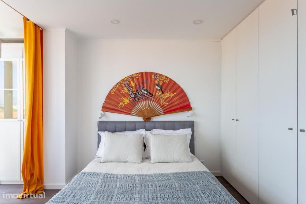 Quarto - localizado em Carcavelos Lisbon
