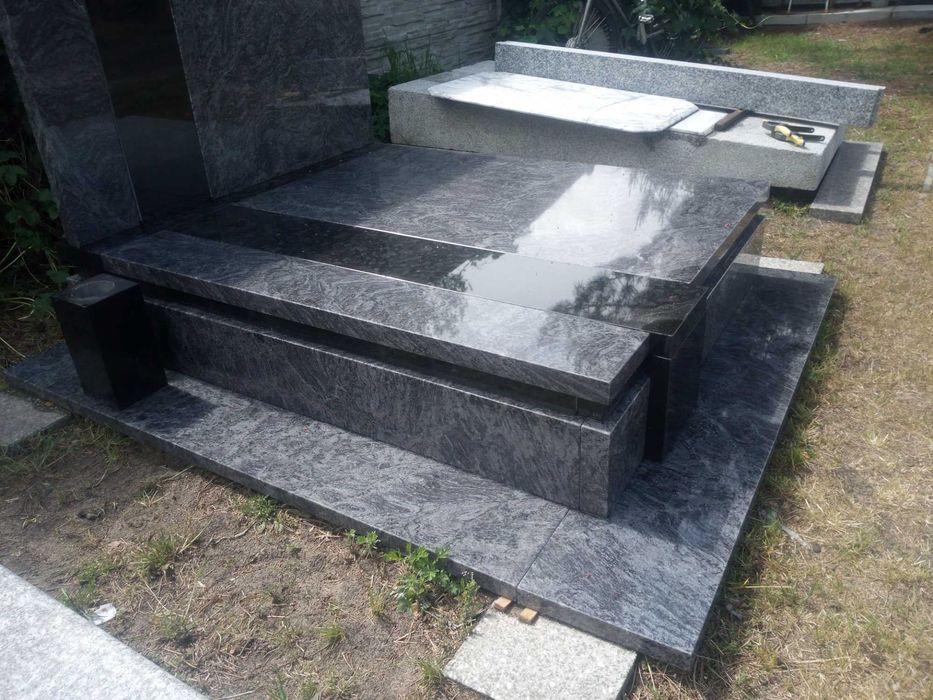 nagrobek granit Orion