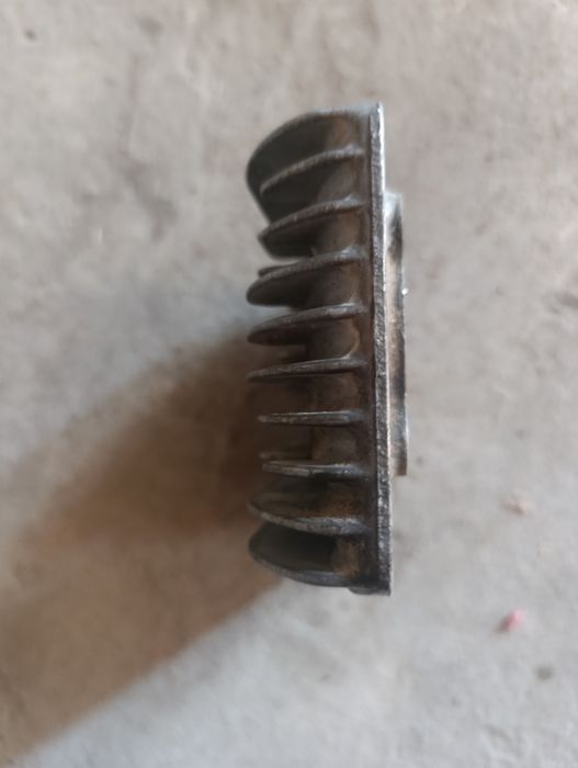 Головка циліндру Сузукі летс 2