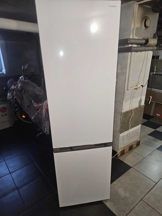 Lodówka SHARP 1,80 cm