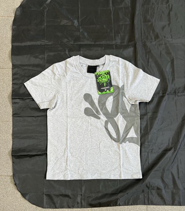 T-shirt e calções Syna World