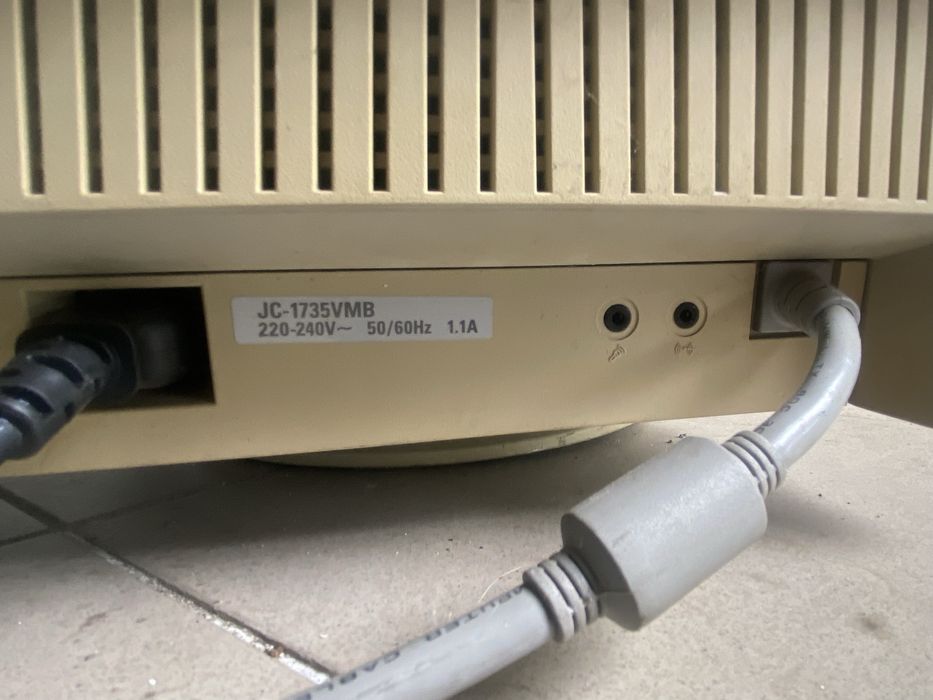 NEC MultiSync N700 monitor multimedialny CRT do retro PC