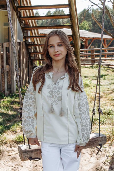 Вишиванка Рута (бежева) для дівчинки
