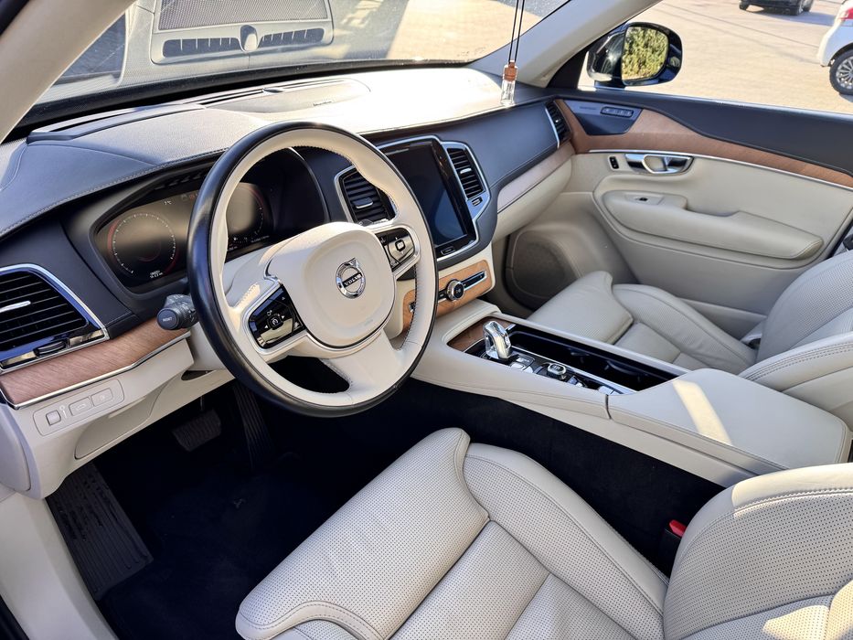 Volvo XC90  T8 AWD Hybryda + Plugin Inscription