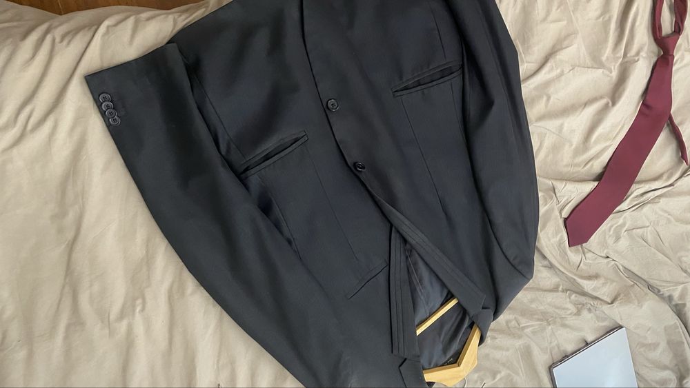 Lote de roupa e calcado