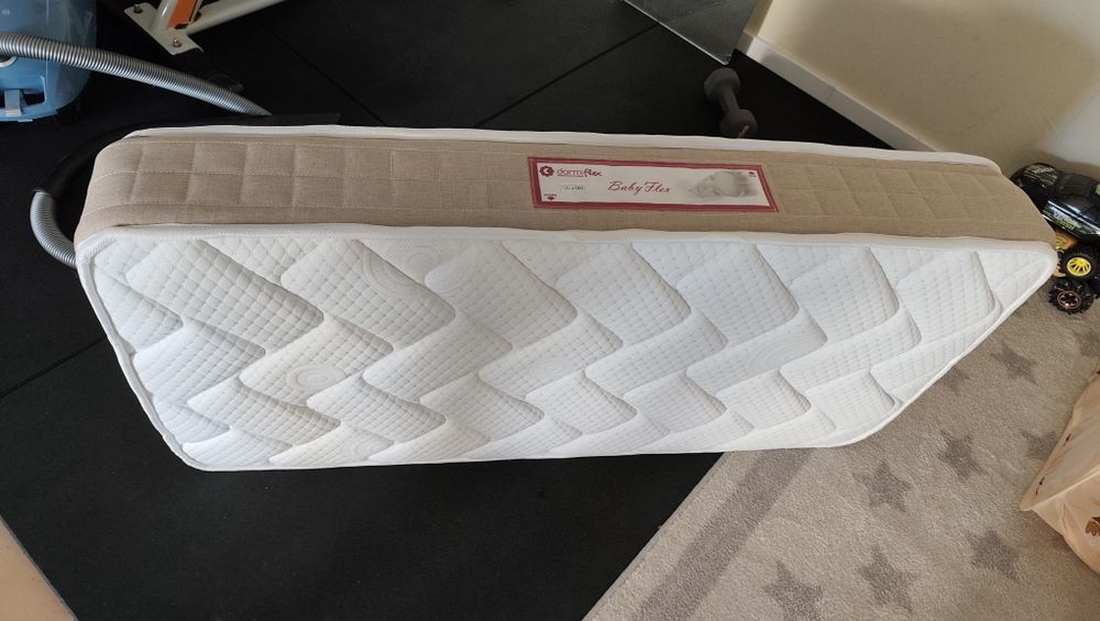 Bebe berço IKEA mais colchão baby flex