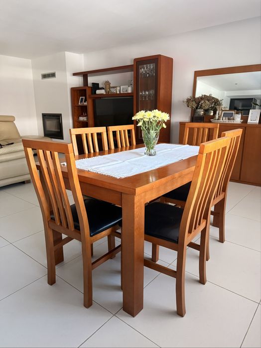 Conjunto de Jantar com 6 Cadeiras