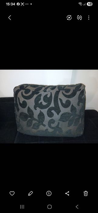 Vende sofá chaise longue com 2 pufs e mesa de centro com 4 pufs.
