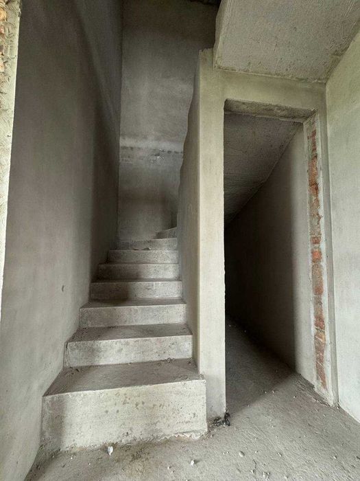 Продам терміново котедж район Зоопарку
