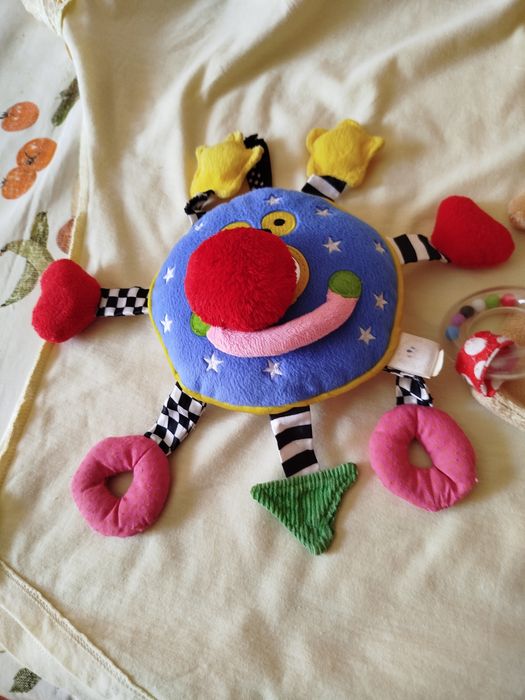 Іграшки дитячі перші