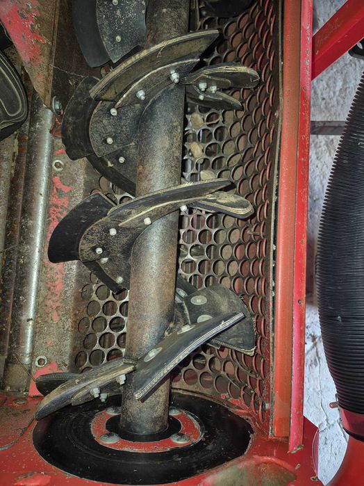 Kombajn do orzechów JOLLY 1800 (Facma, Giampi)