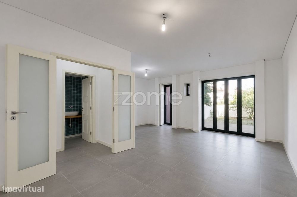 Moradia T3+2 Renovada com Jardim e Terraço, Paranhos, Porto