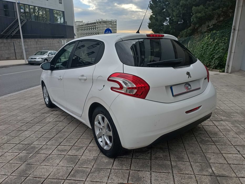 PEUGEOT 208 1.4 hdi de 2012 nacional 170 mil quilometros