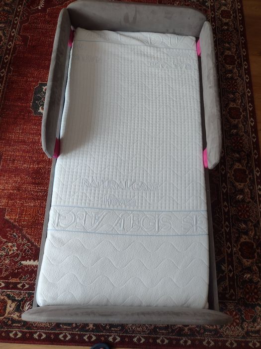 Łóżko dziecięce tapicerowanie