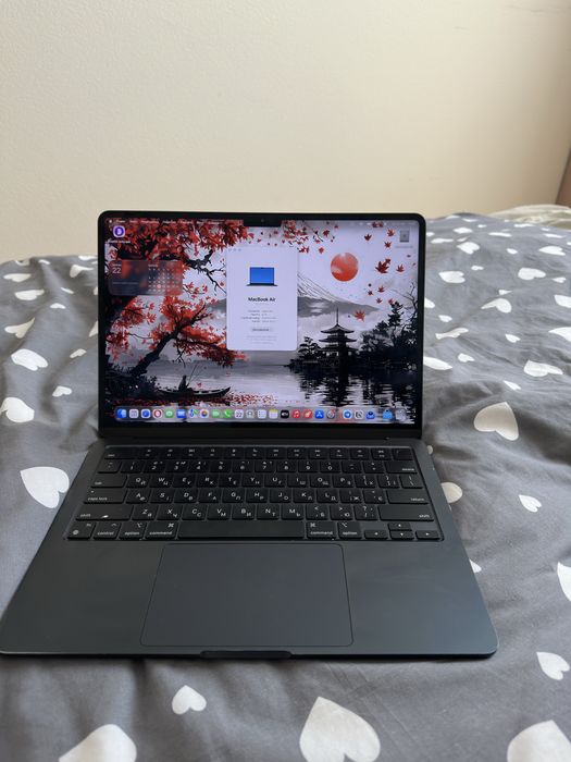 MacBook air m2 2022 8gb гарний стан