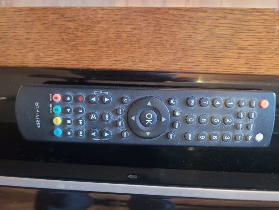 TV SHARP 32 cale. TV LCD plus pilot