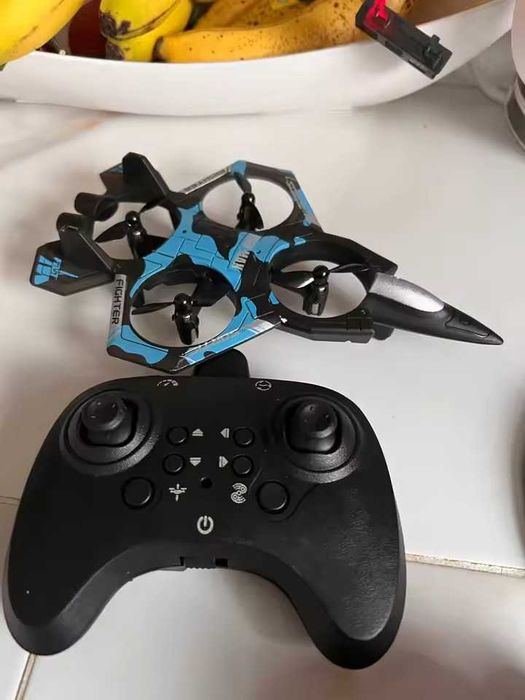 K500 MAX RC Avião Fighter 2.4G Controle Remoto Dublê Planador 360 ° Avião de espuma EPP voador de voo rolante com brinquedos LED para crianças NOVO