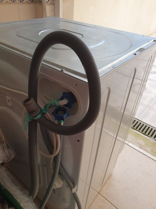 Maquina de lavar e secar Indesit de encastrar