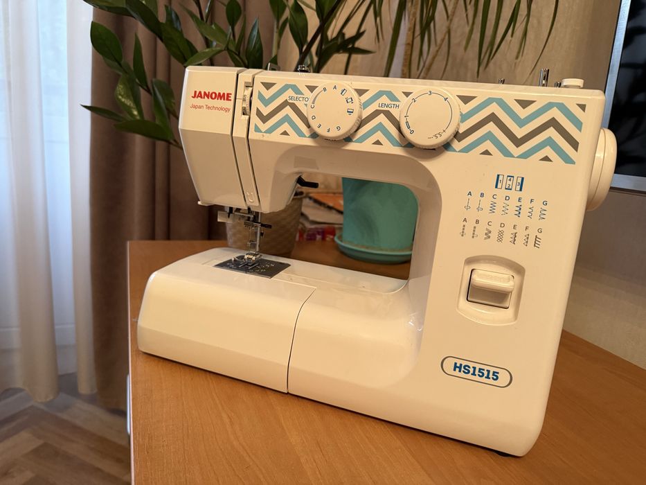 Швейна машинка Janome HS1515