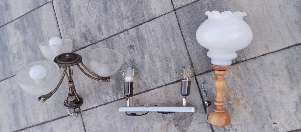 Sprzedam 2 szt lampa kinkiet do salonu pokoju żarówki