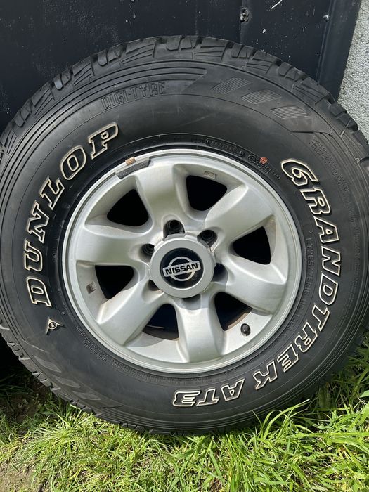 Vendo jantes e pneus 265/75 r16