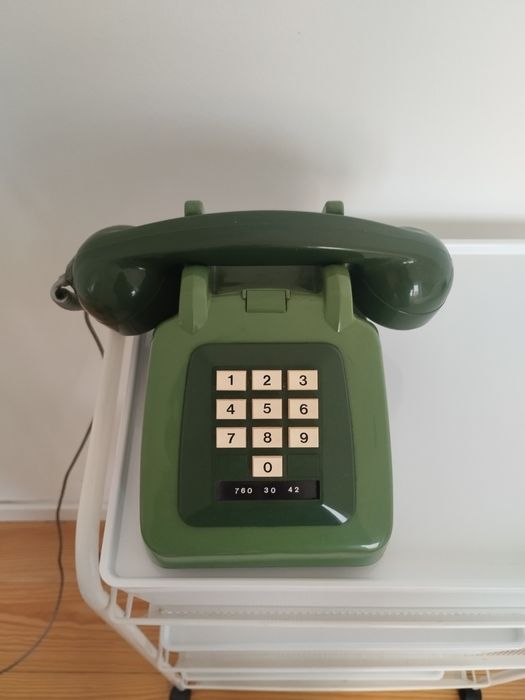 Telefone Tele 782 Verde, 10 teclas, com cabo, a funcionar