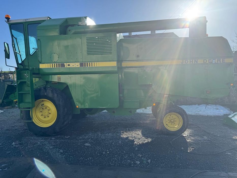 Комбайн свіжо пригнаний John Deere 1055