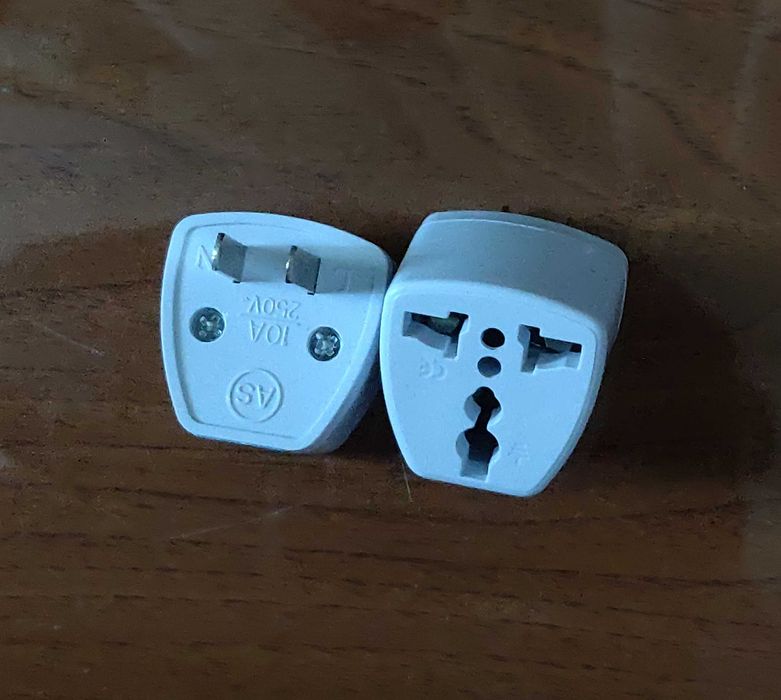 Adaptador Ficha US / Universal