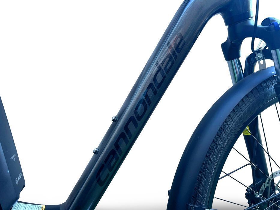 Rower elektryczny trekkingowy CANNONDALE MAVARO 60cm koła 27,5" BOSCH