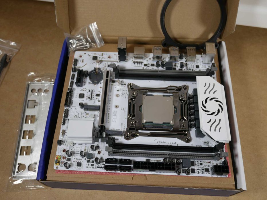 Комплект SOYO White X99 C612 + Xeon E5 2680 v4 14 ядер