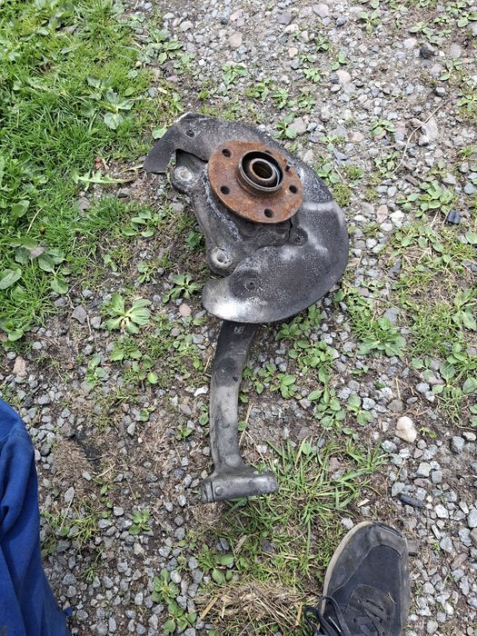 Audi a4 b8 zwrotnica lewa oryginał