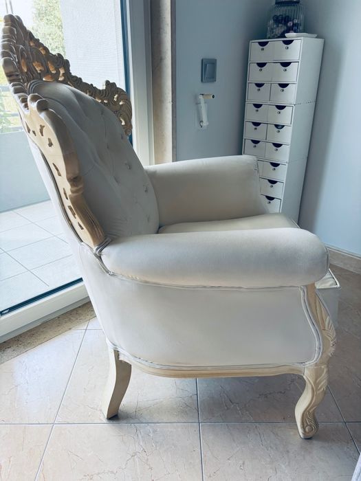 CADEIRÕES brancos lindos