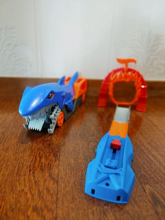 Camião Hotweels Tubarão