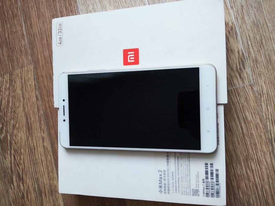 Xiaomi Mi Max 2 (4/32 ГБ) Коробка чохол