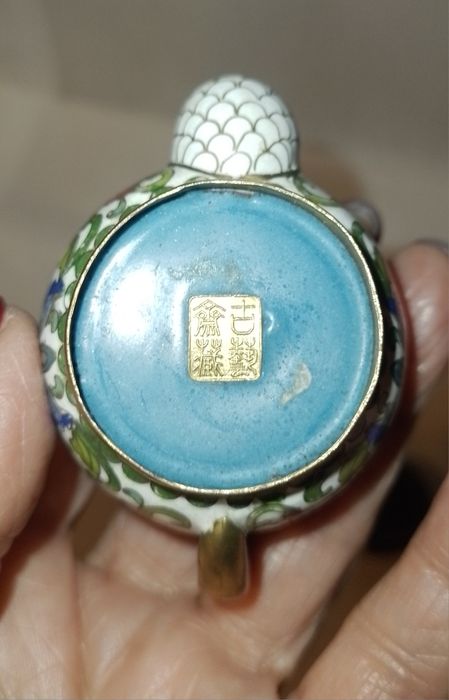 Bule em cloisonne Gu Yi Zhai Zang