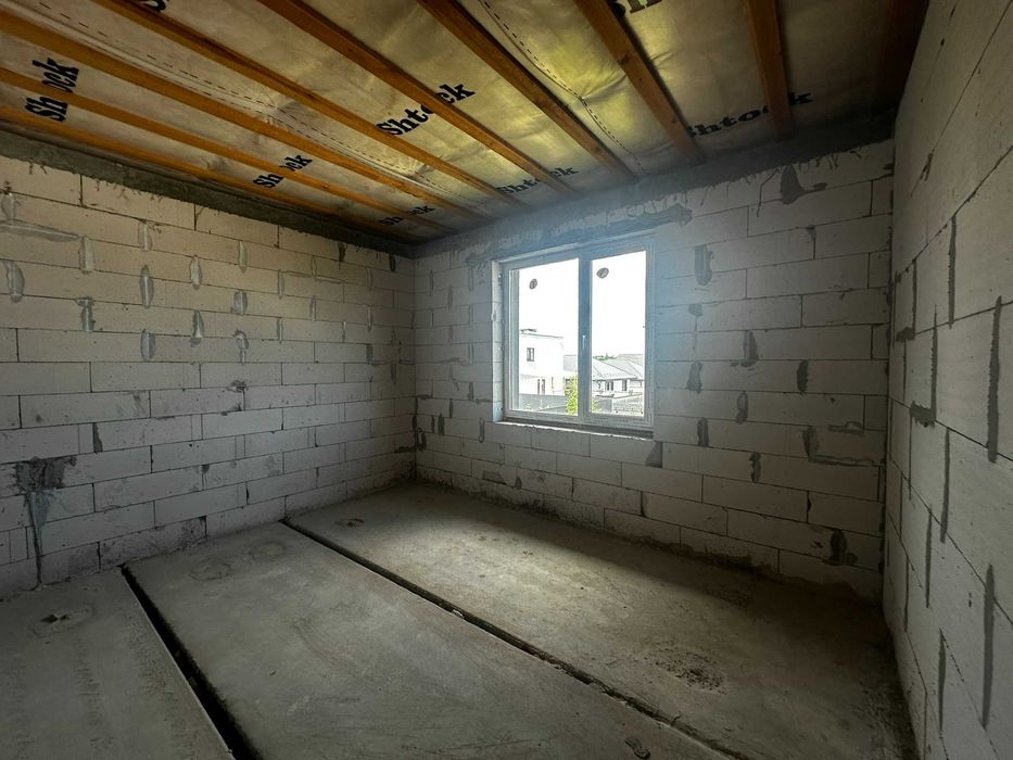 Дуплекс з великою ділянкою в Бучі