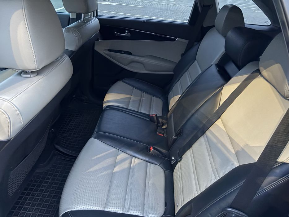 Kia Sorento 2018 VIN KNAPH81BDJ5447839 фото оголошення 16 з 18