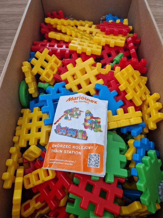 Marioinex Dworzec Kolejowy 433 el. Klocki Konstrukcyjne Waffle + pudełko