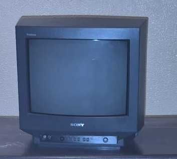 Lote de 3 TVs Antigas CRT / Tubo (Sony Trinitron, LG, Mitsuai) – Ideais para Jogos Retro